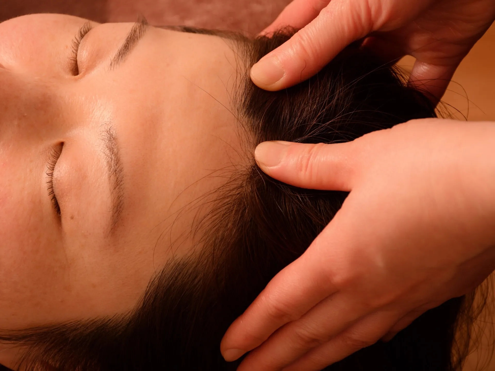 その頭の重さ、頭皮のコリかもしれません